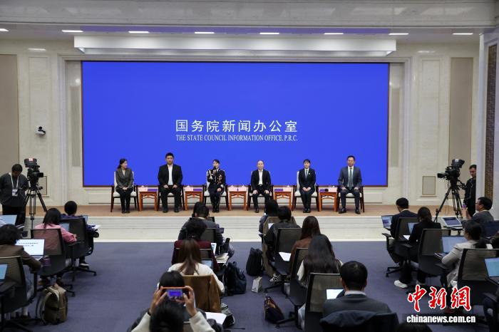 多位司法行政一线代表共话平安中国、法治中国建设