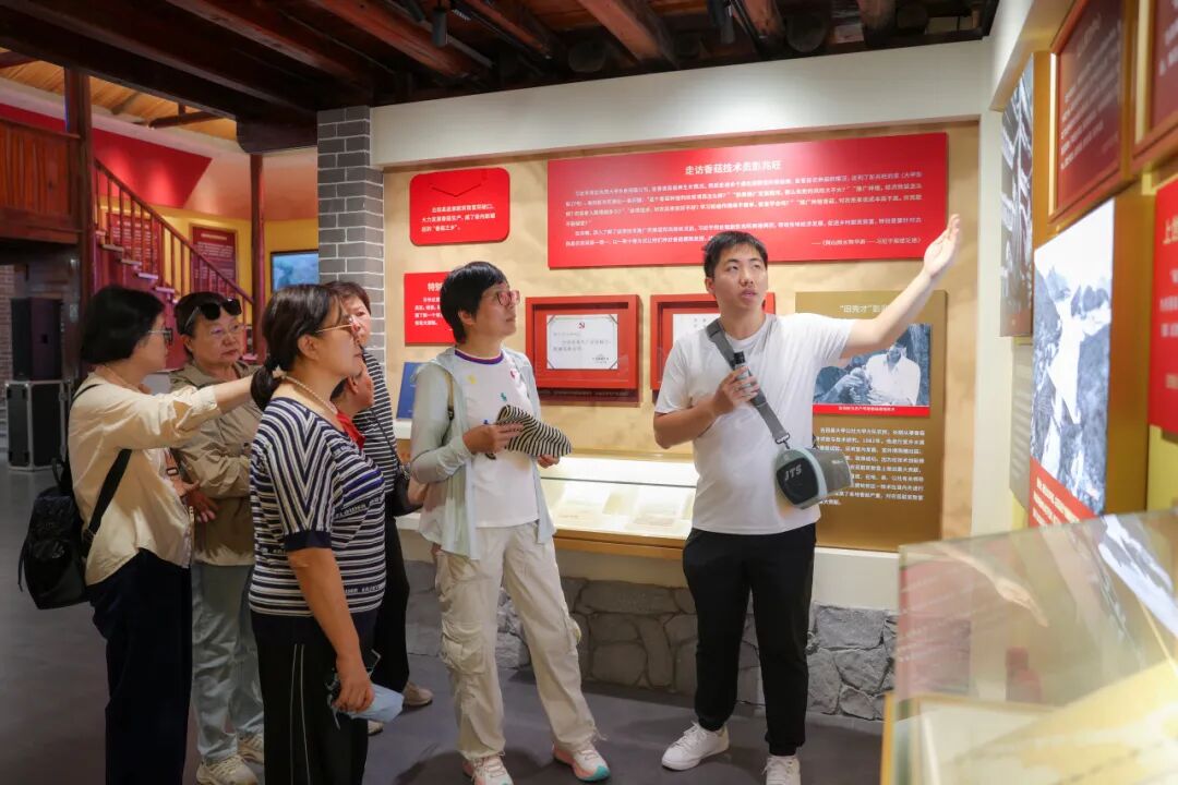 宁德中院开展重阳节系列主题活动