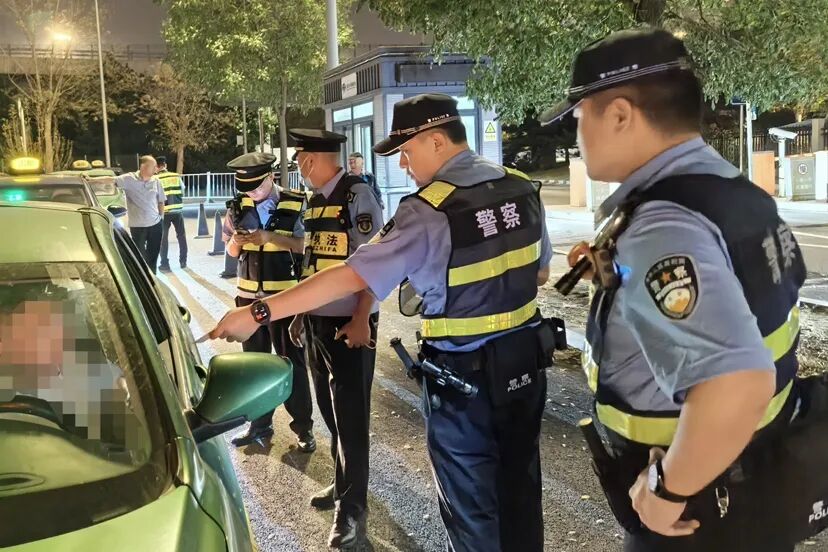 出租车司机以“车辆故障”为由,中途甩客,北京警方:已拘!