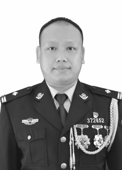 追授蔡晓东“全国公安系统一级英雄模范”称号