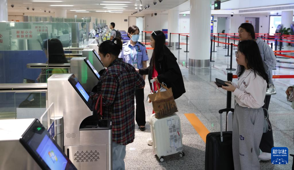 新政策实施3个月 超7.5万人次外籍旅客免签入境海南
