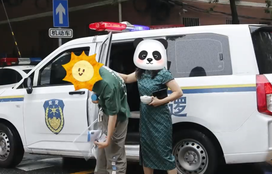 北京警察的高考“打开”方式......