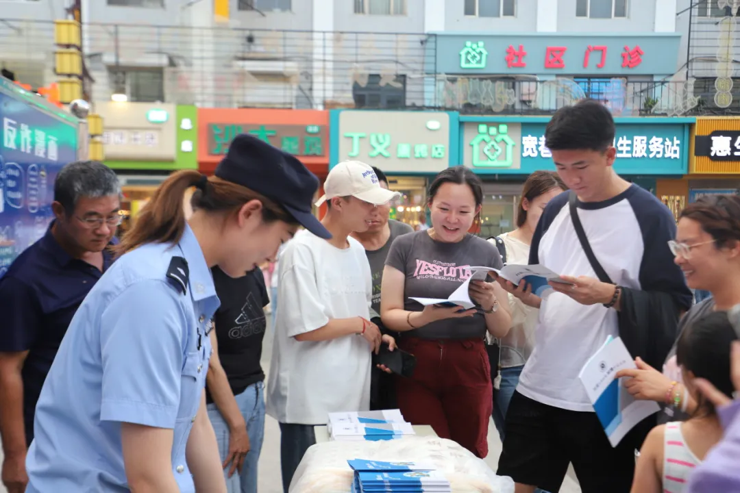 “民警‘生意’简直好到爆！”