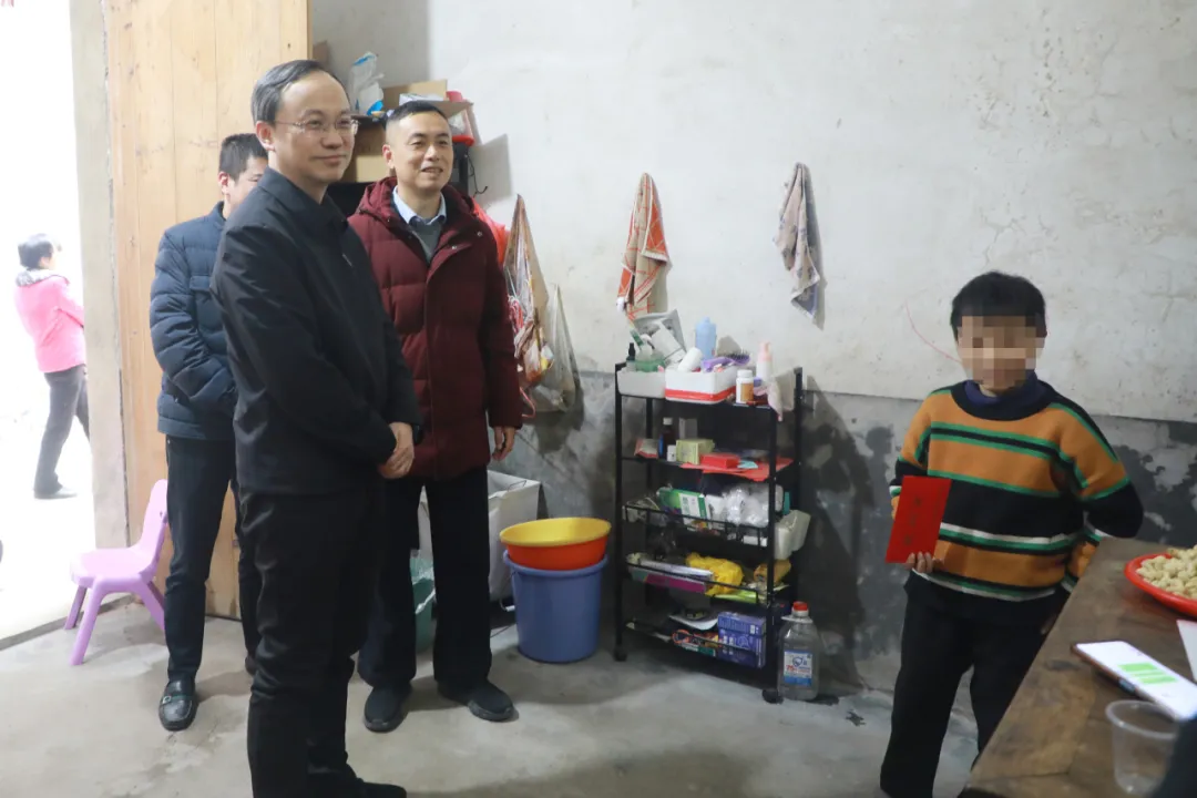 宁德中院领导到周宁开展新春走访慰问