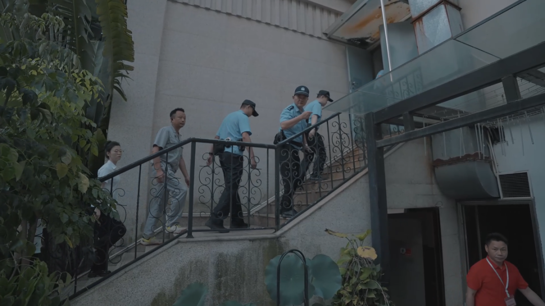 凌晨五点“破晓行动”→厦门中院强制腾退近万平方米酒店