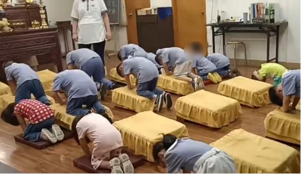 揭秘非法组织会道门：自称救世“神佛” 实则做起“皇帝梦”
