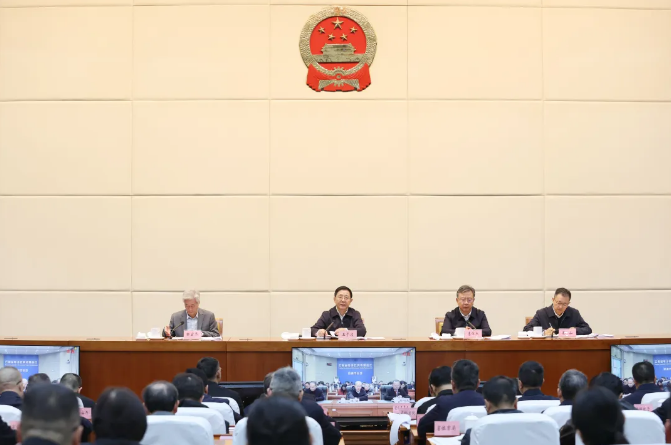 云南省政府、省法院联发《关于预防和化解行政争议府院联动机制的意见》