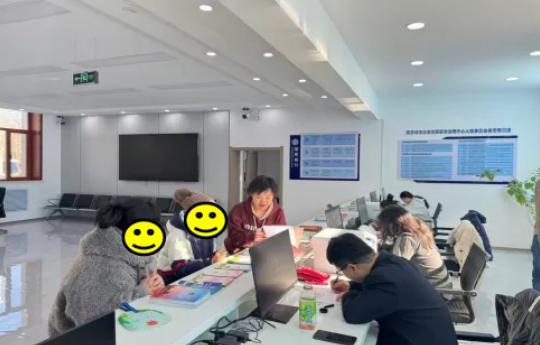 黑龙江省绥芬河市综治中心：全方位服务与高效调解的一天