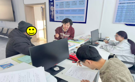 黑龙江省绥芬河市综治中心：全方位服务与高效调解的一天