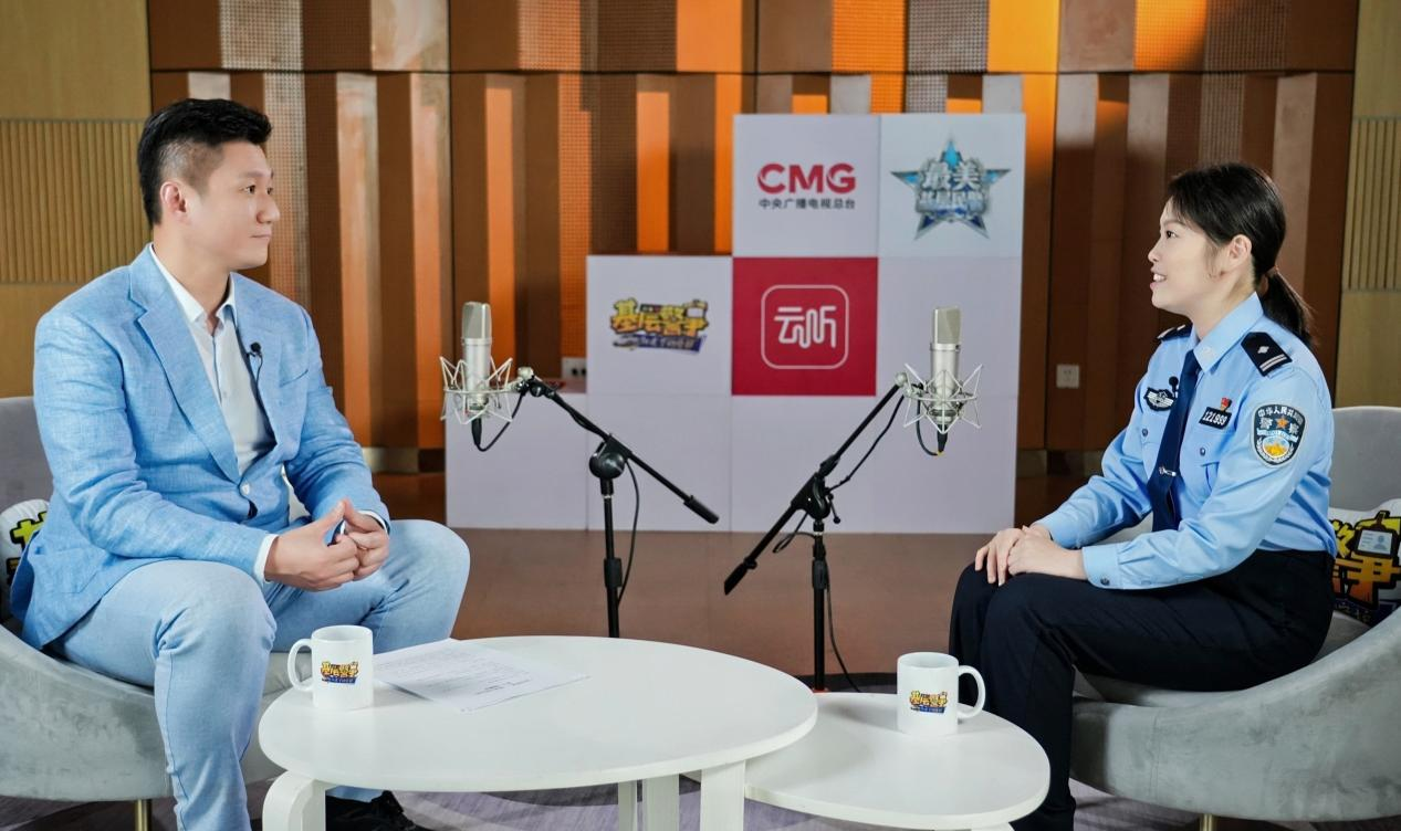 基层警事:扎根路口十二载 津门女警护畅安