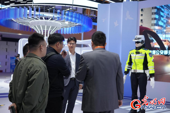 第十六届中国国际道路交通安全产品博览会在南京开幕