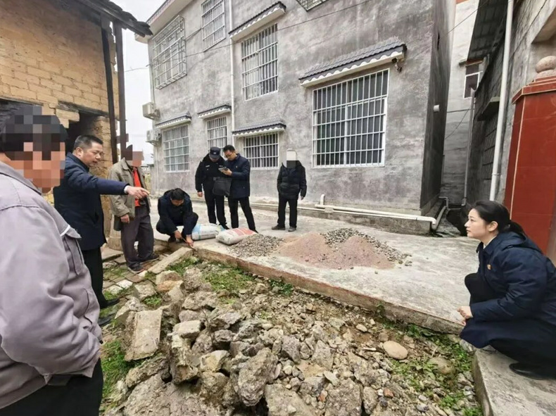 “让他三尺”融法理 “松枫”拂面化民忧