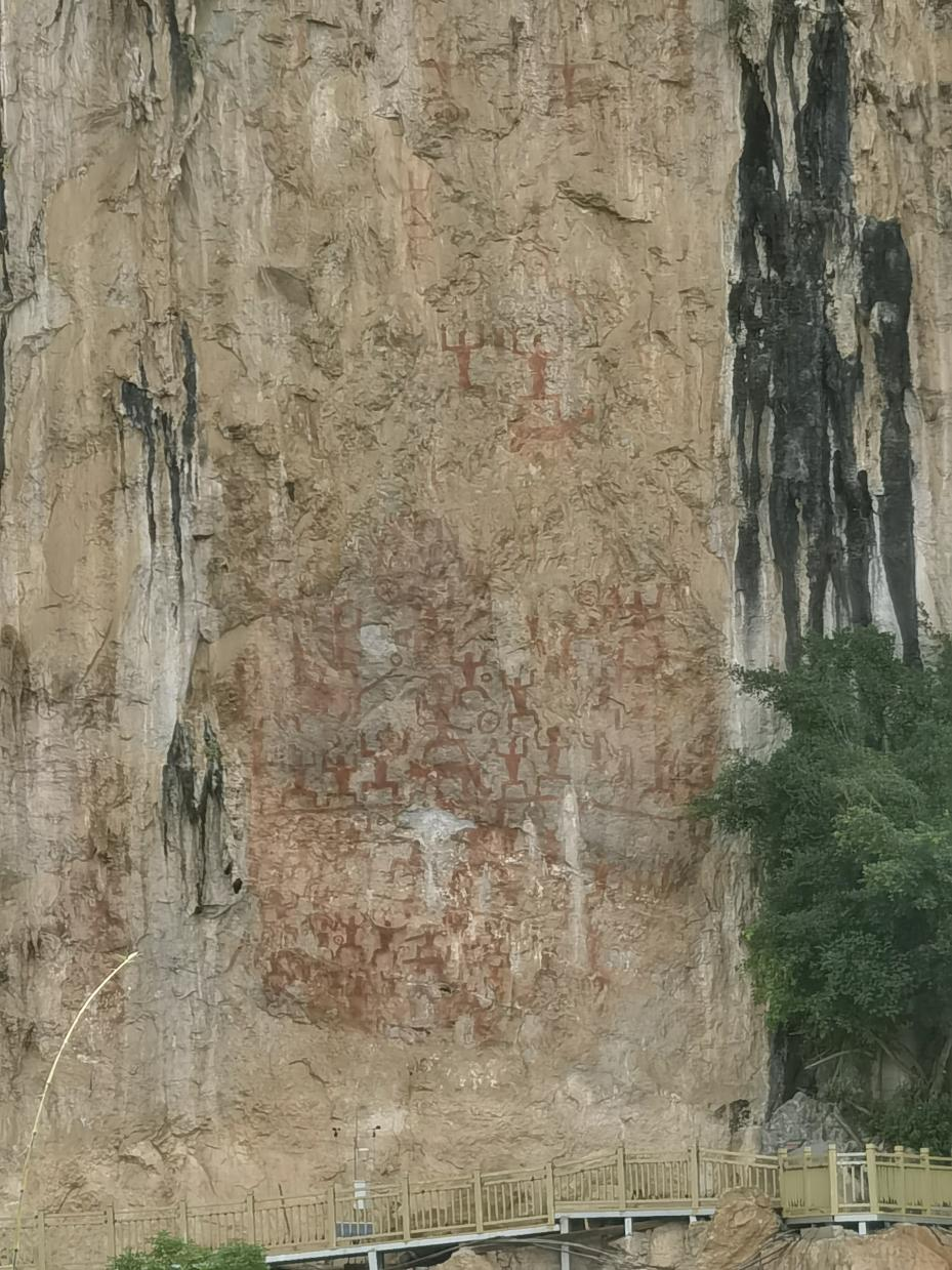 “破坏者”变“守护者”:非法电鱼后,法院为何判他“捡垃圾”? “破坏者”变“守护者”:非法电鱼后,法院为何判他“捡垃圾”?